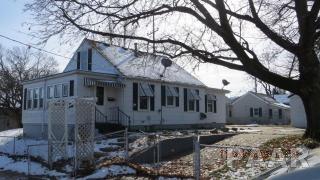104 Pine St, Vonachen Knolls, IL 61523-1814