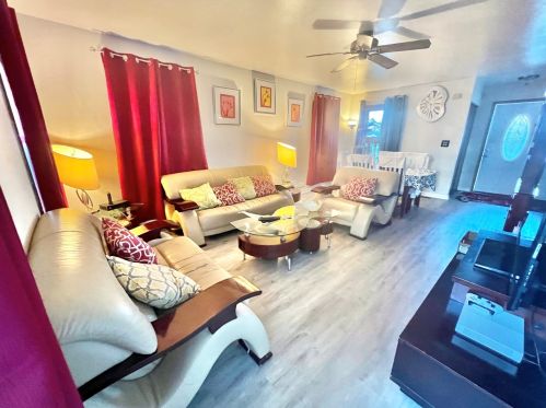 1122 Bradbury Cir, Carol Stream IL  60188-3903 exterior