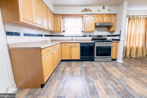 38 Catbird Ct, Trenton NJ 08648-2045 exterior