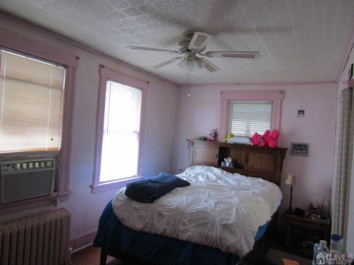50 Grant Ave, Piscataway, NJ 08854-6017
