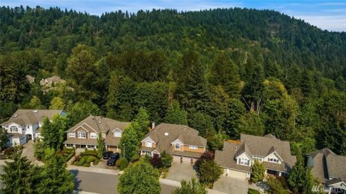 9048 143rd Ave, Seattle, WA 98059-3466
