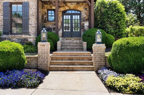 555 Glenmanor Ct, Atlanta GA  30328-4270 exterior