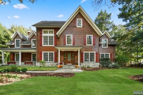 6 Esler Ln, Upper Saddle River, NJ 07458-2515
