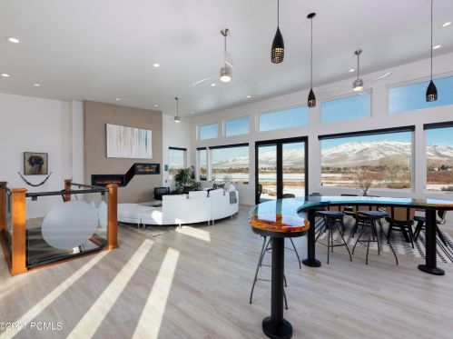 7238 900, Huntsville, UT 84317-9409