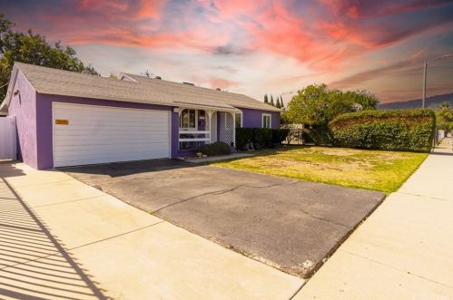 8659 Stansbury Ave, Van Nuys, CA 91402-3245