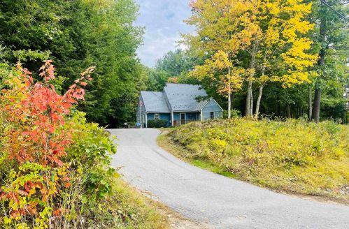 1 Rockwood Rd, Brookline, NH 03033-2129