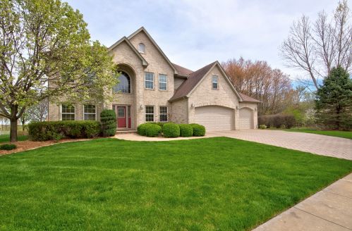 426 Heatherwood Dr, Oswego, IL 60543-7587