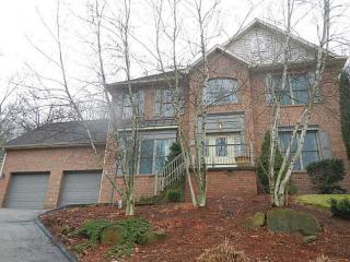 811 Stonebridge Dr, Greensburg, PA 15601-5842