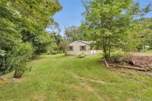 108 Maromas Rd, Middletown, CT 06457-5735