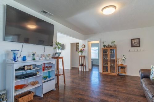 1645 Canal Farm Ln, Los Banos CA 93635-4405 exterior