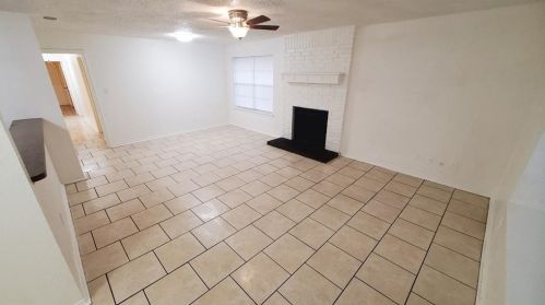 3427 Republic Dr, Fort Worth TX  76140-2537 exterior