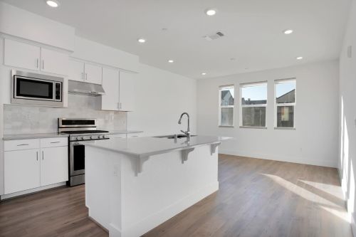 1435 Milpitas Blvd, Milpitas, CA 95035-3154