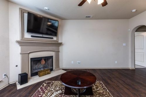 353 Branding Iron Trl, Fort Worth TX  76131-4582 exterior