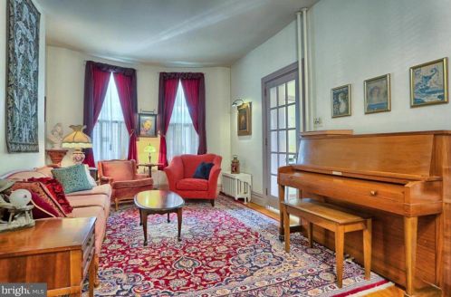 263 Walnut St, Carlisle PA  17013-3735 exterior