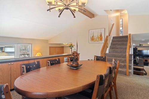 115 Eastwood Dr, Bannockburn IL  60015-5009 exterior