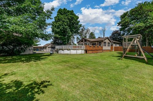 2071 61 Ave, Hobart IN 46342-6517 exterior