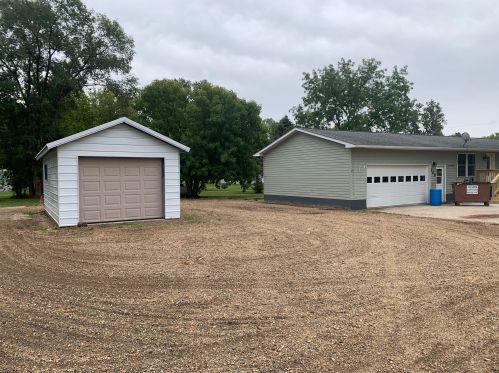 109 2nd Ave, Bellingham, MN 56212-2106