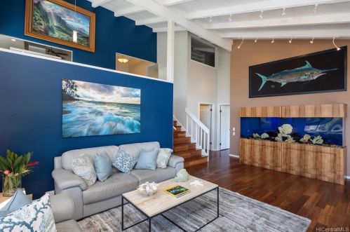 955 Kaipuhaa Pl, Honolulu, HI 96825-1334