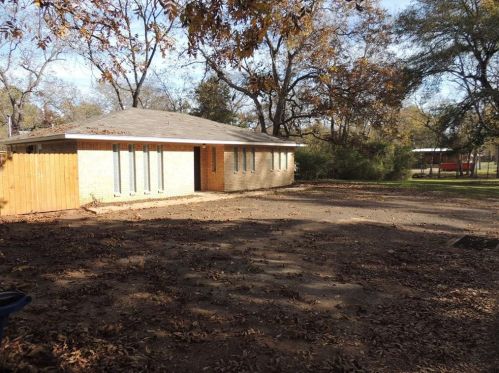 406 Bonham St, Mapleton, TX 75835-2131