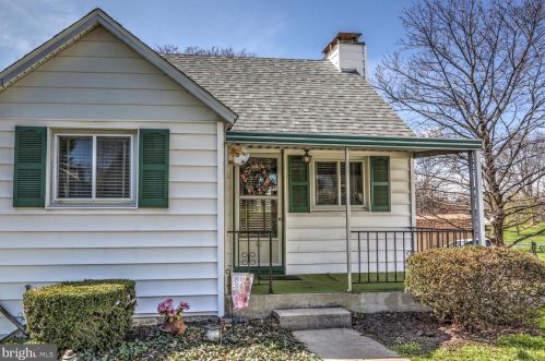 28 Eastland Dr, Lancaster, PA 17602-4106