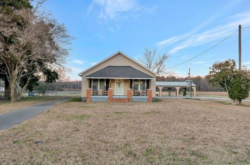 5373 Howell Rd, Lumberton, NC 28358-7584