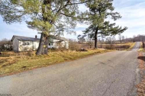 91 Skytop Rd, Wantage, NJ 07461-3630