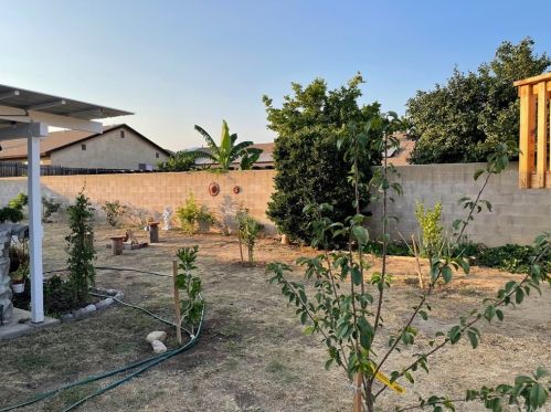 2045 Apple Ave, Rialto CA  92377-4620 exterior