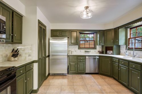 2260 Medicine Lake Blvd, Minneapolis MN  55441-4238 exterior