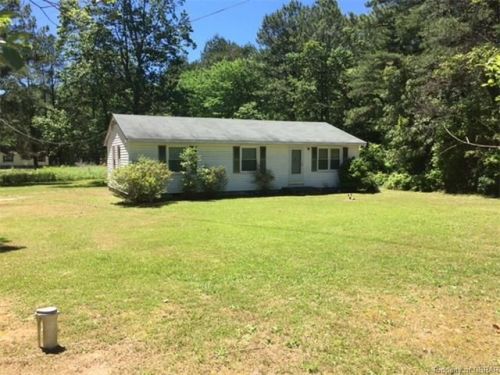 8440 General Puller Hwy, Topping, VA 23169-2040