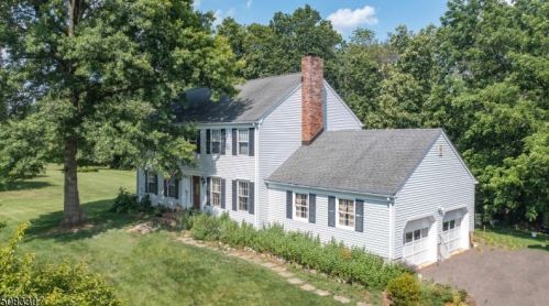 7 Fieldstone Pl, Flemington, NJ 08822-1918