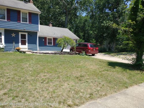 8 Ashford Rd, Jackson Twp, NJ 08527-1702