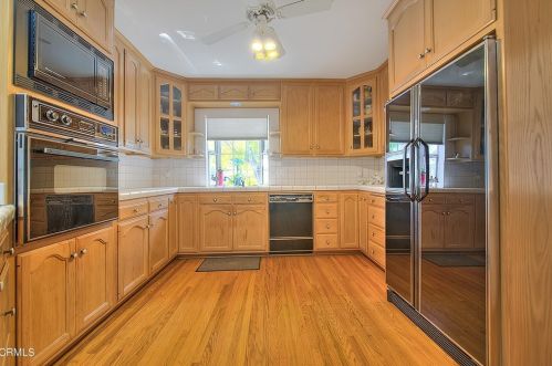 1168 Alma St, Glendale CA  91202-2054 exterior