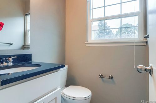 11894 Kepner Dr, Aurora CO 80012-3285 exterior