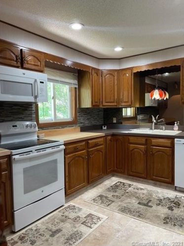 444 Prospect St, Torrington CT  06790-4937 exterior