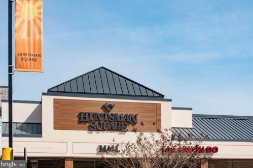 6705 Little Ann Ct, Springfield VA  22152-2629 exterior