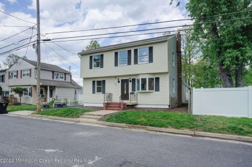 54 Baldwin Ave, Middletown, NJ 07748-5207