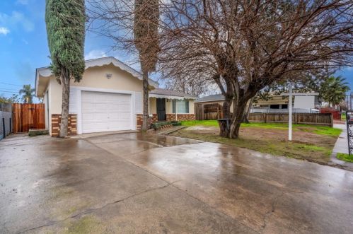 208 Crater Ave, Modesto, CA 95351-5389