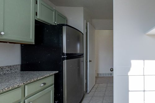 2327 Jordan Meadows Cv, Taylorsville UT exterior