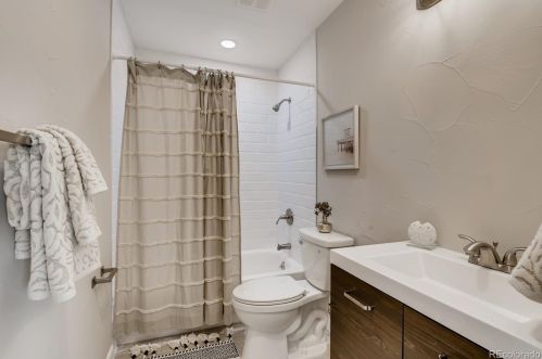 7387 Spruce St, Englewood CO  80112-1751 exterior