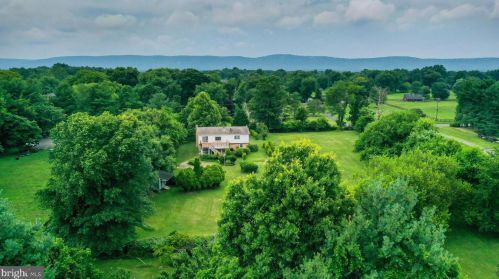 2625 Alvey Dr, Haymarket, VA 20169-1202