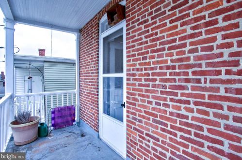 827 Walnut St, Lancaster PA  17602-2436 exterior