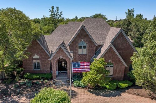11617 Coach Dr, Mokena, IL 60448-1492