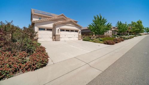 2104 Branding Iron Dr, Folsom, CA 95630-6321