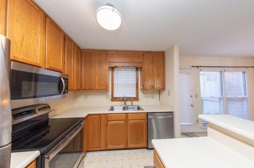 3504 Folkstone Dr, Duluth, GA 30096-2680