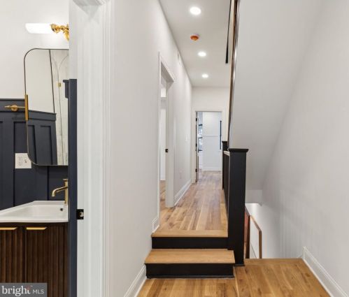 743 22nd St, Philadelphia PA 19130-2604 exterior