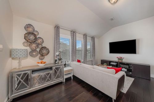 3820 Mustang Ave, Garland TX 75048 exterior