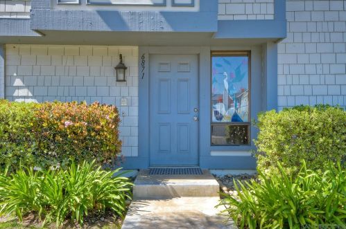 6871 Carnation Dr, Carlsbad, CA 92011-3809