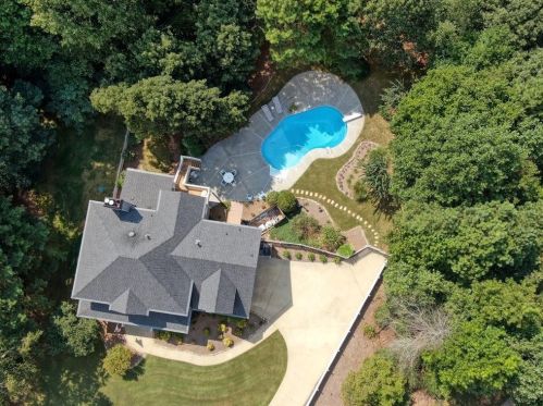 121 Shagbark Trl, Holly Springs, GA 30115-4923