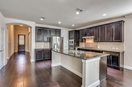 2424 Fountain Dr, Irving TX  75063-4512 exterior