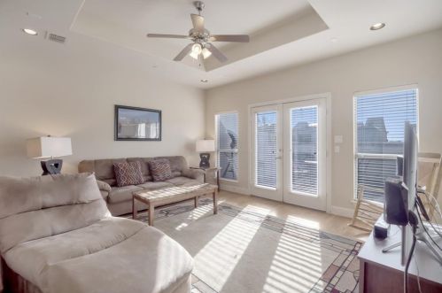 701 1st St, Fort Worth TX  76102-2705 exterior